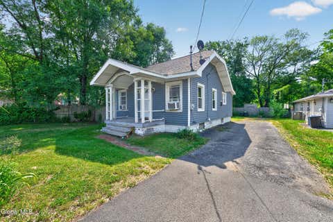 Homes For Sale - 15 Vly Road<br/> Colonie, NY 12205