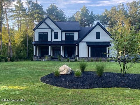 Photo of 15 Forest Hills Boulevard, Rensselaer, NY 12144 (MLS # 202523645) Photo of 15 Forest Hills Boulevard, Rensselaer, NY 12144 (MLS # 202523645)