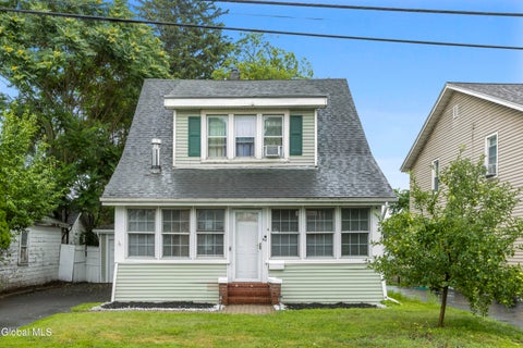 Photo of 4 Maplewood Avenue, Colonie, NY 12205 (MLS # 202622974)