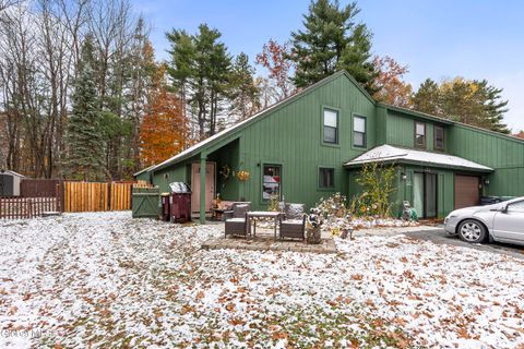 Photo of 28 Thimbleberry Road, Malta, NY 12020 (MLS # 202529903)
