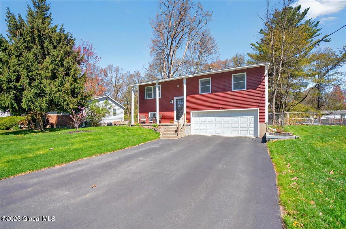 52 Curt Boulevard, Saratoga Springs, New York image 2