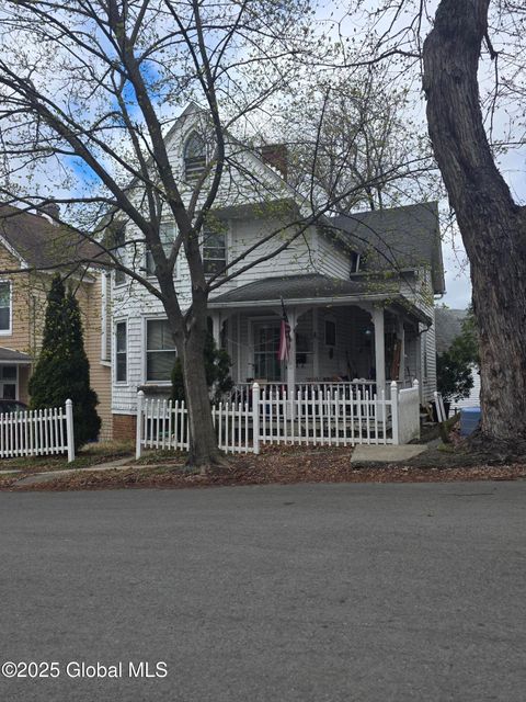 123 Maple Avenue, Troy, NY 12180 - #: 202515501