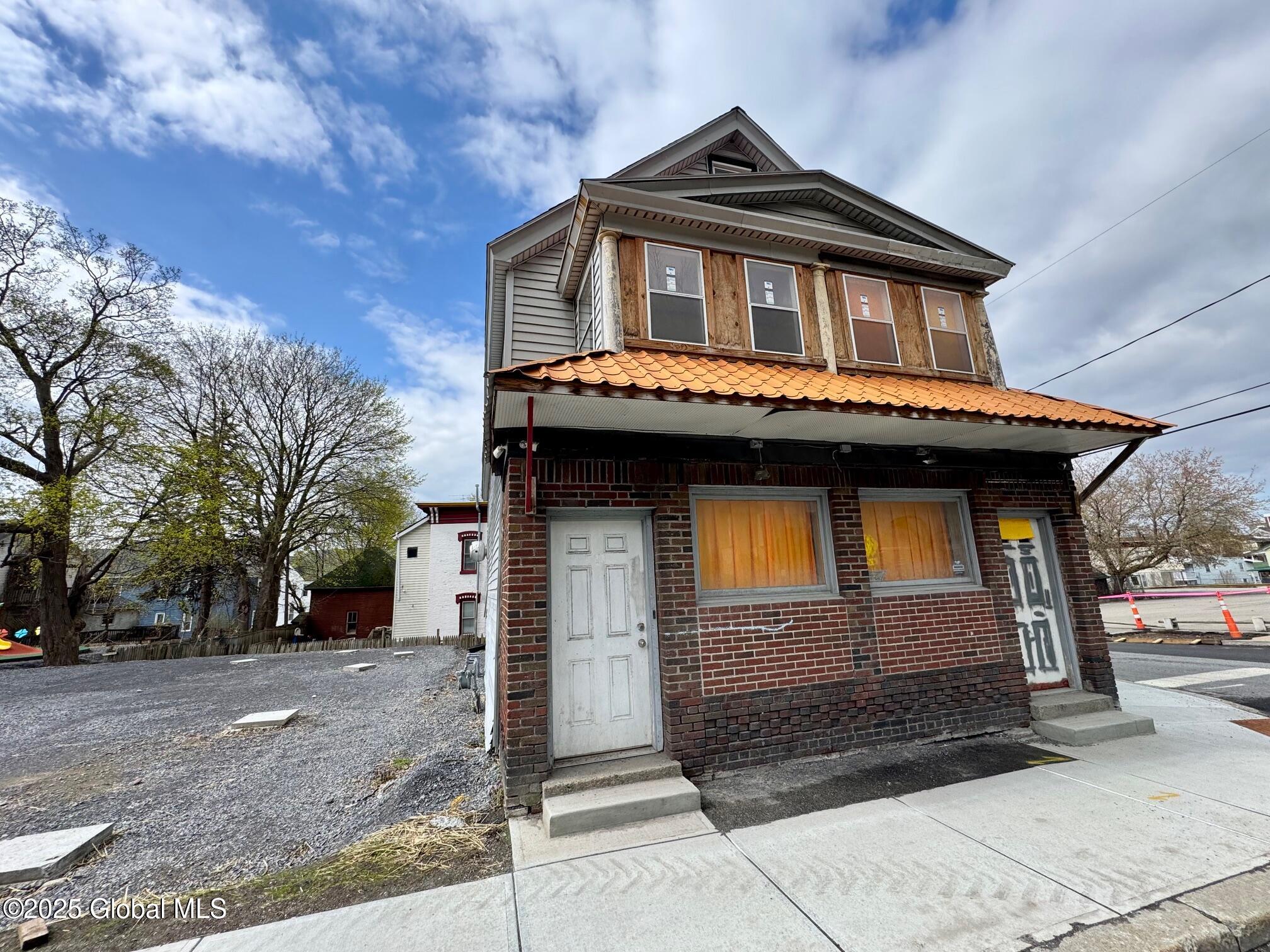283 E Main Street, Amsterdam, New York image 1