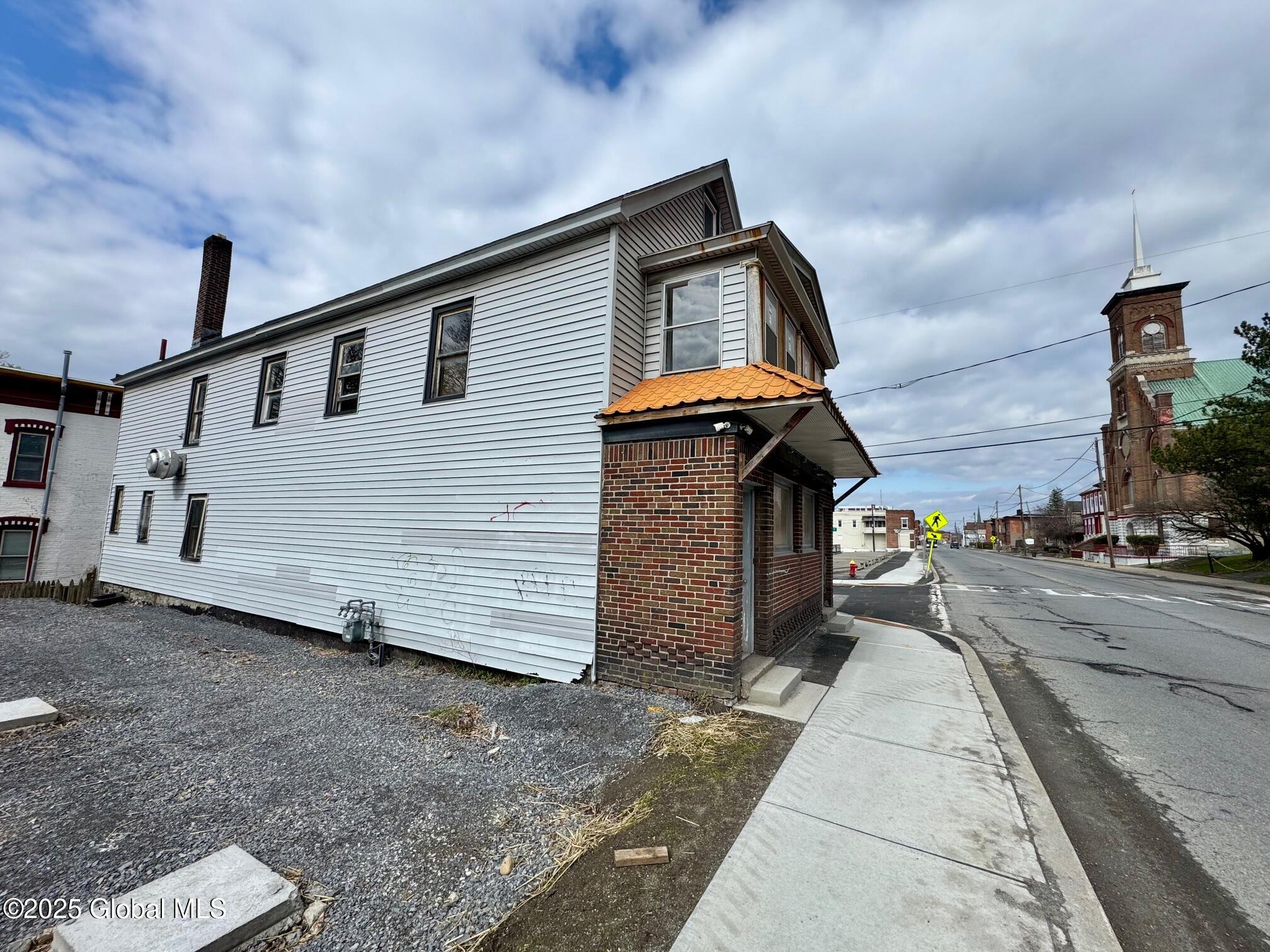 283 E Main Street, Amsterdam, New York image 2