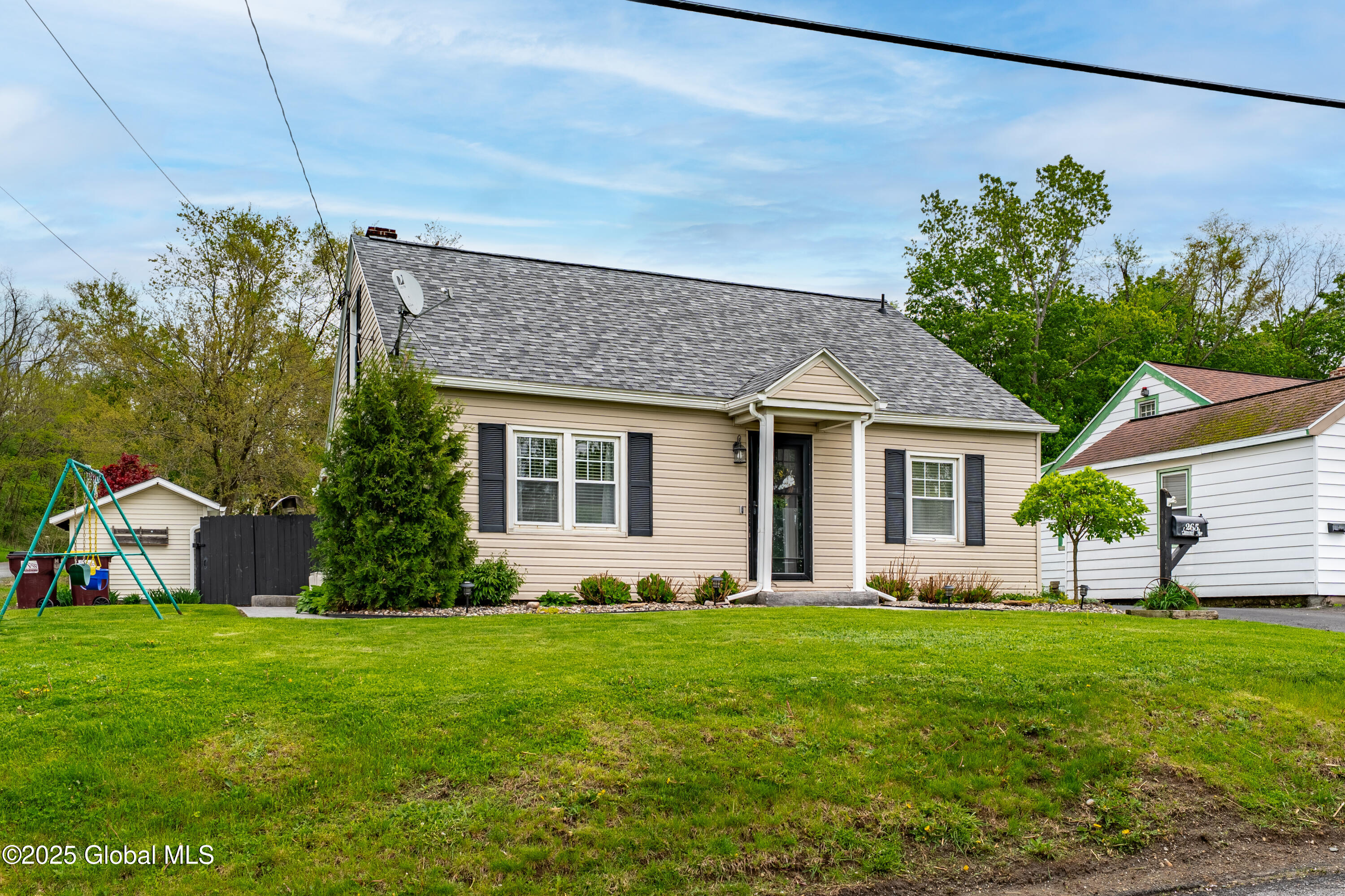 265 Summit Avenue, Rensselaer, New York image 3