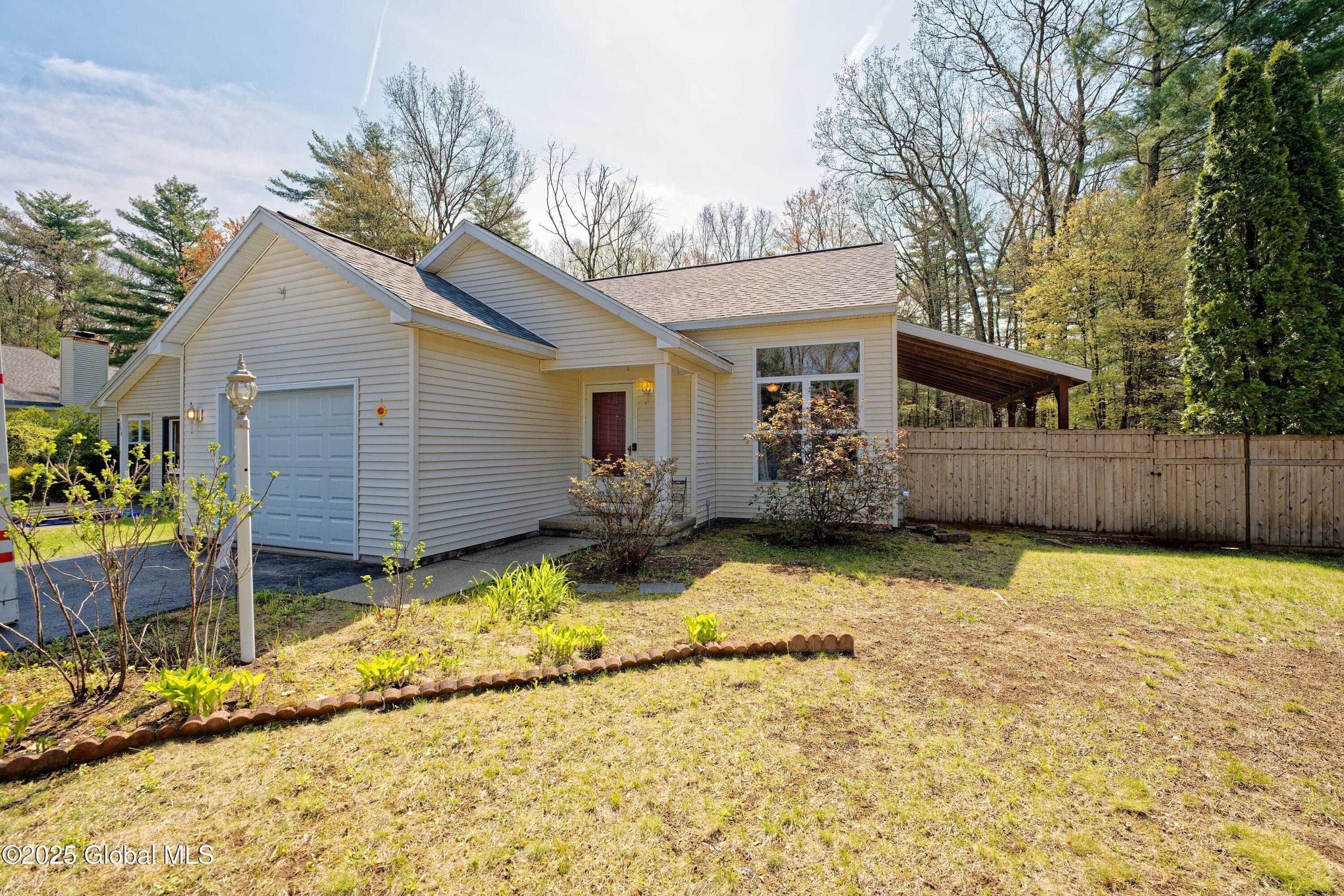 296 Meadowlark Drive, Ballston Spa, New York image 1