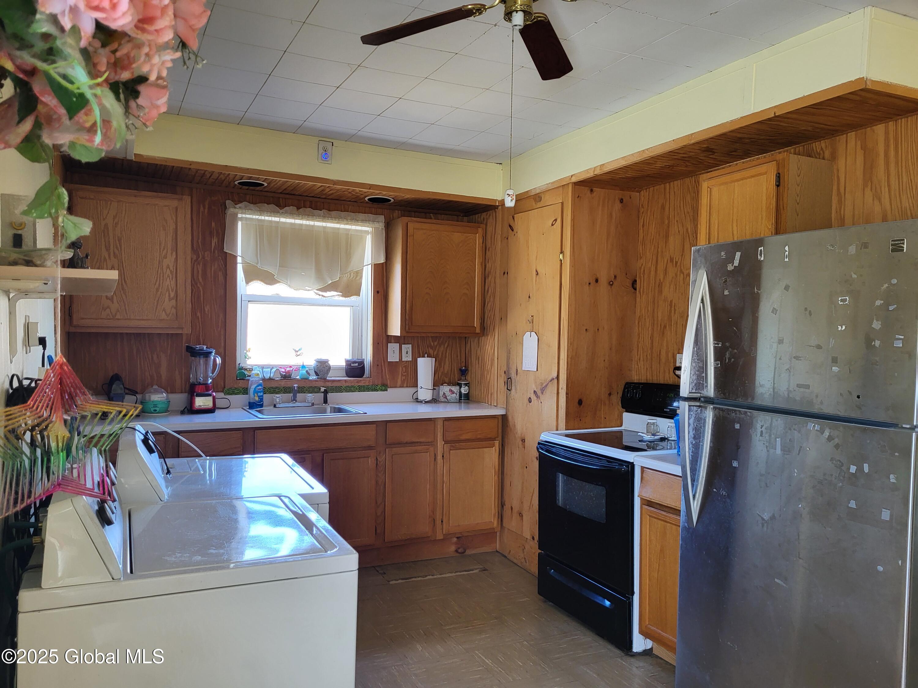 Petersburgh, New York 12138, United States, 5 Bedrooms Bedrooms, ,3 BathroomsBathrooms,Residential,Active,90884