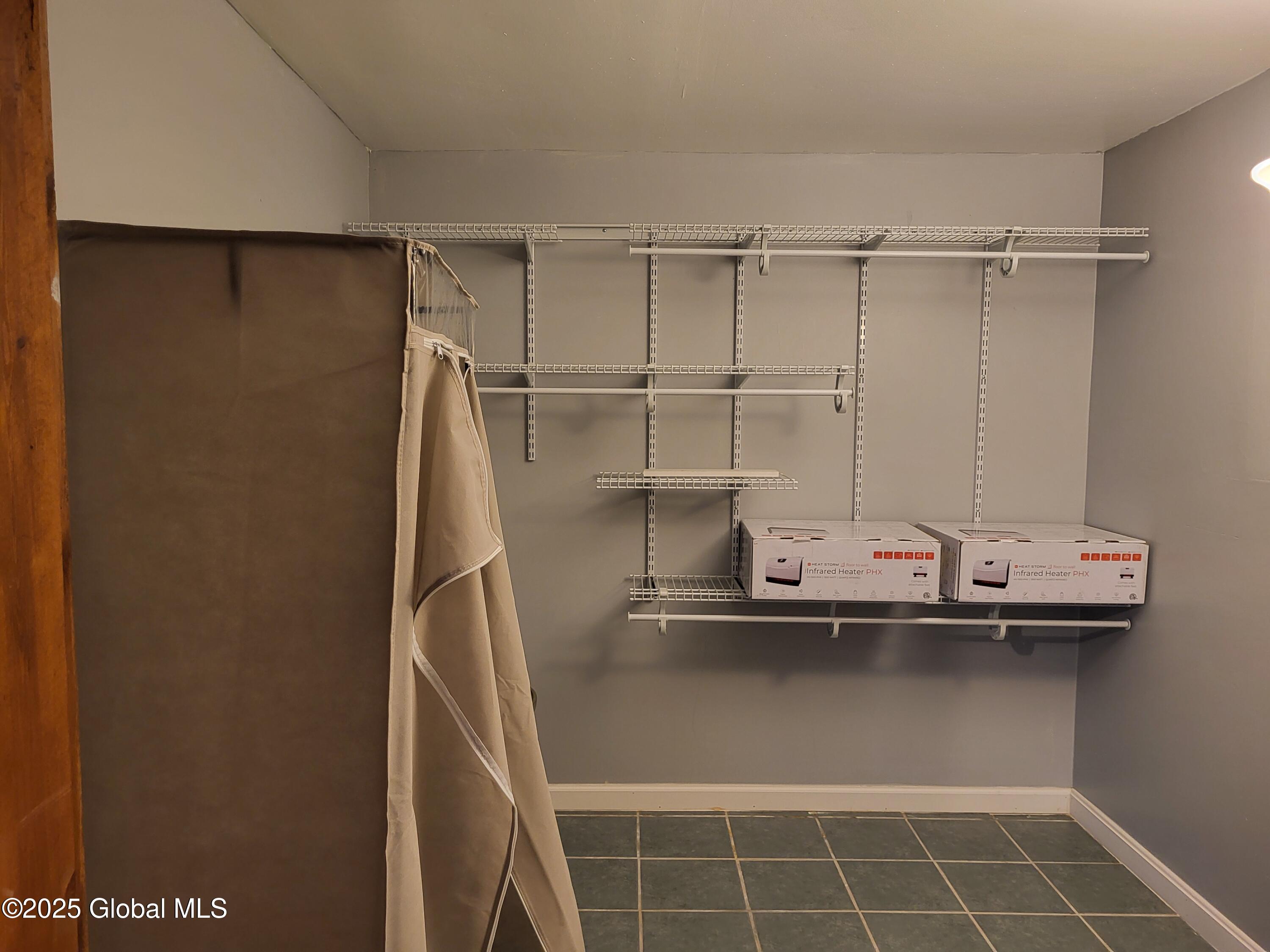 Petersburgh, New York 12138, United States, 5 Bedrooms Bedrooms, ,3 BathroomsBathrooms,Residential,Active,90884