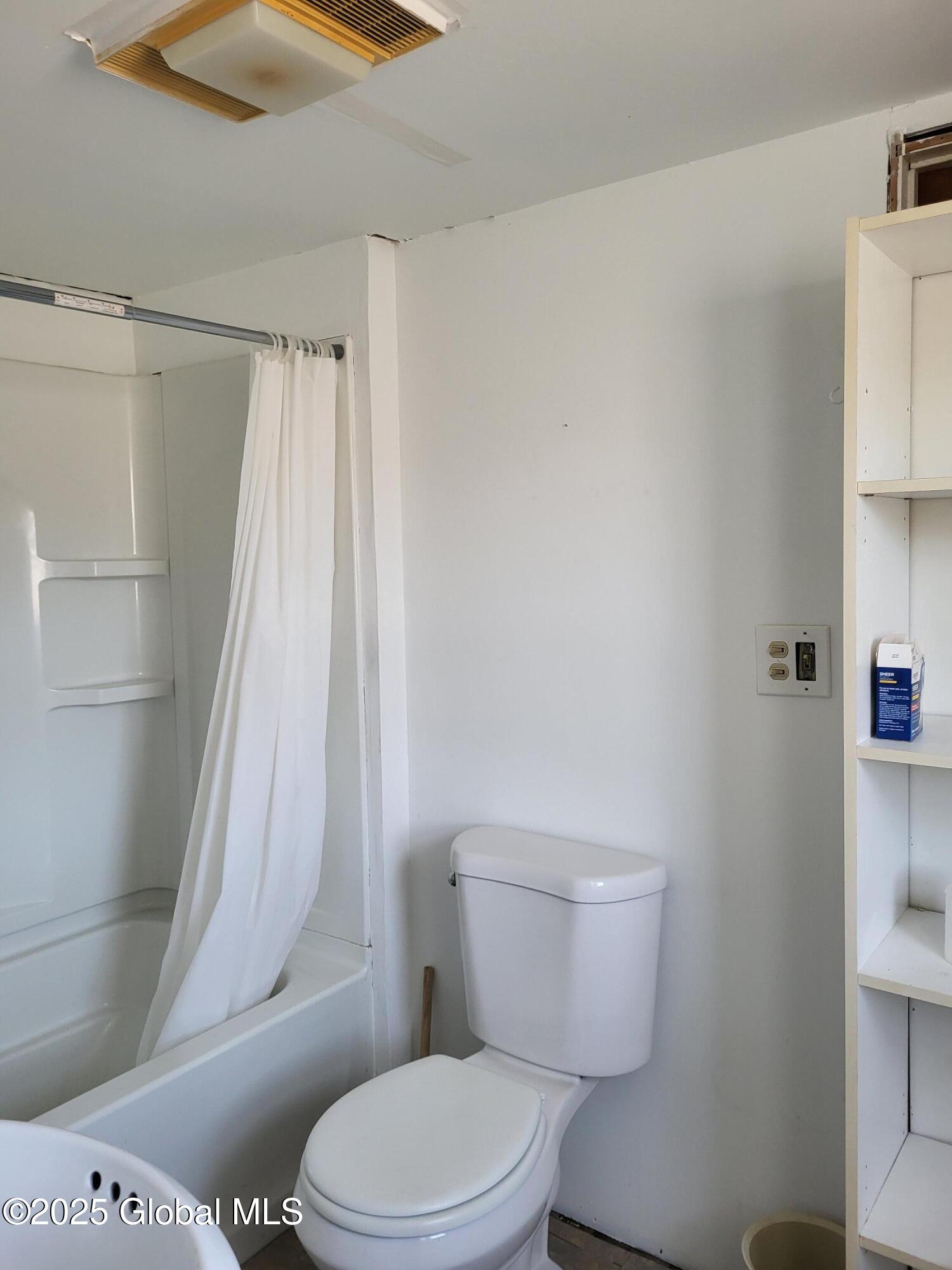 Petersburgh, New York 12138, United States, 5 Bedrooms Bedrooms, ,3 BathroomsBathrooms,Residential,Active,90884