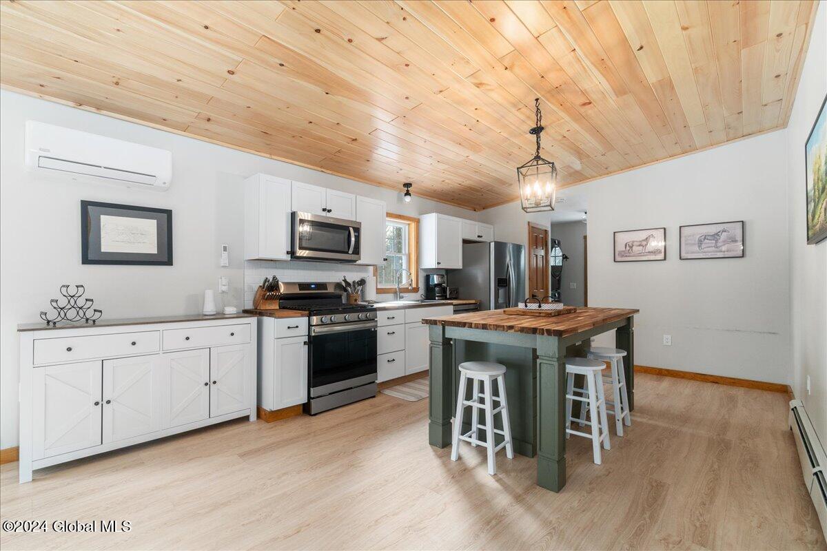 32 Lady Slipper Lane, Porter Corners, New York image 3