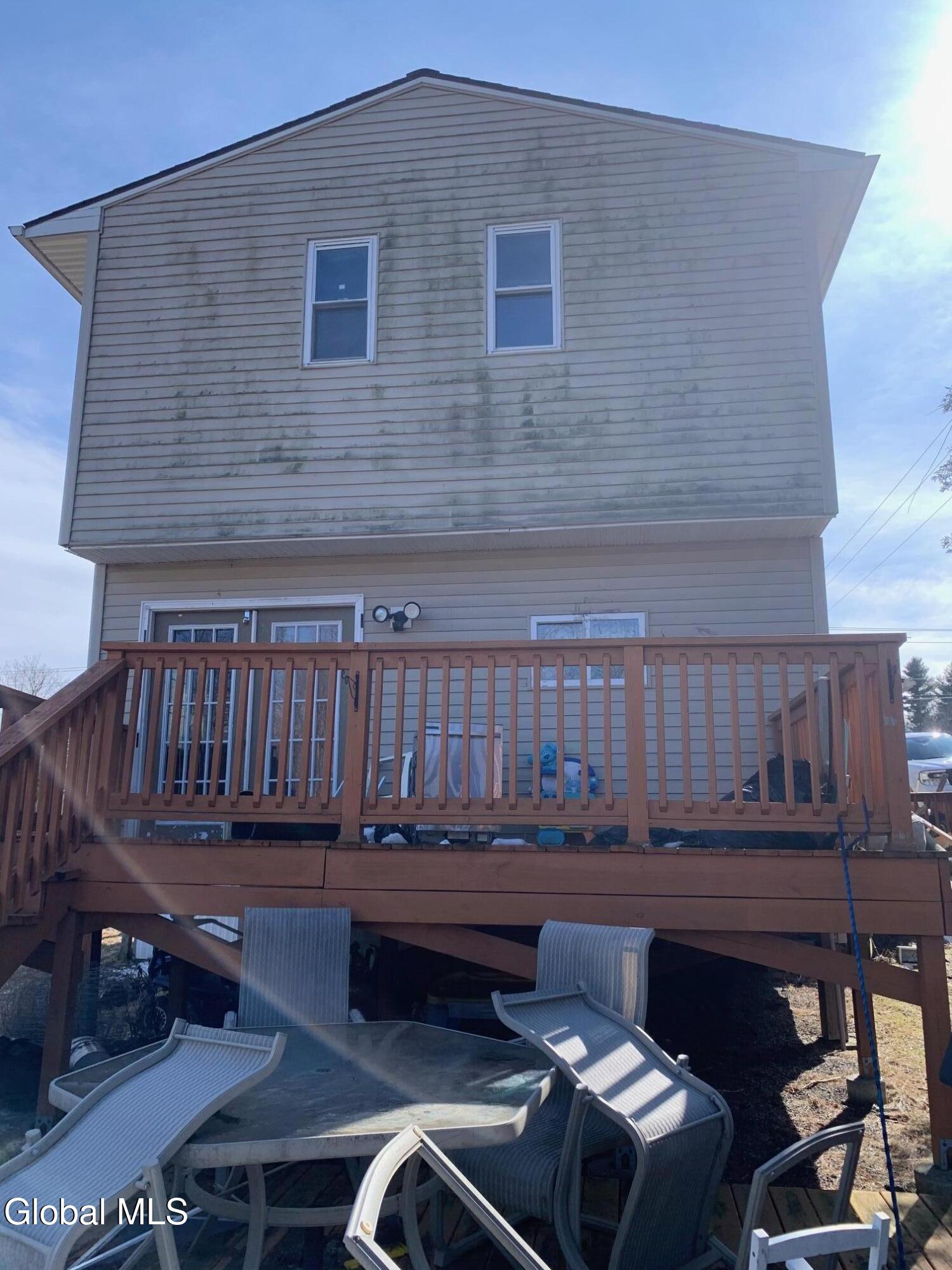 9 Lower Newtown Road