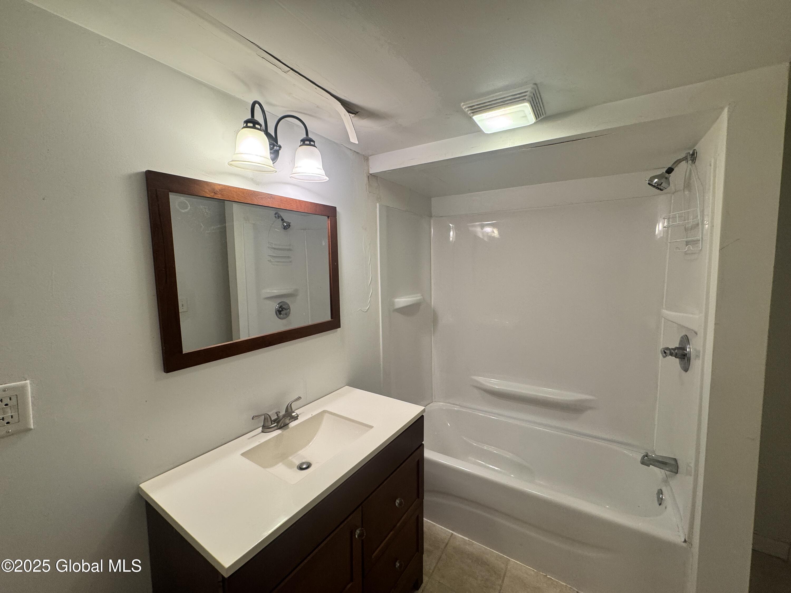 54 Sargent Street, Cohoes, New York image 9