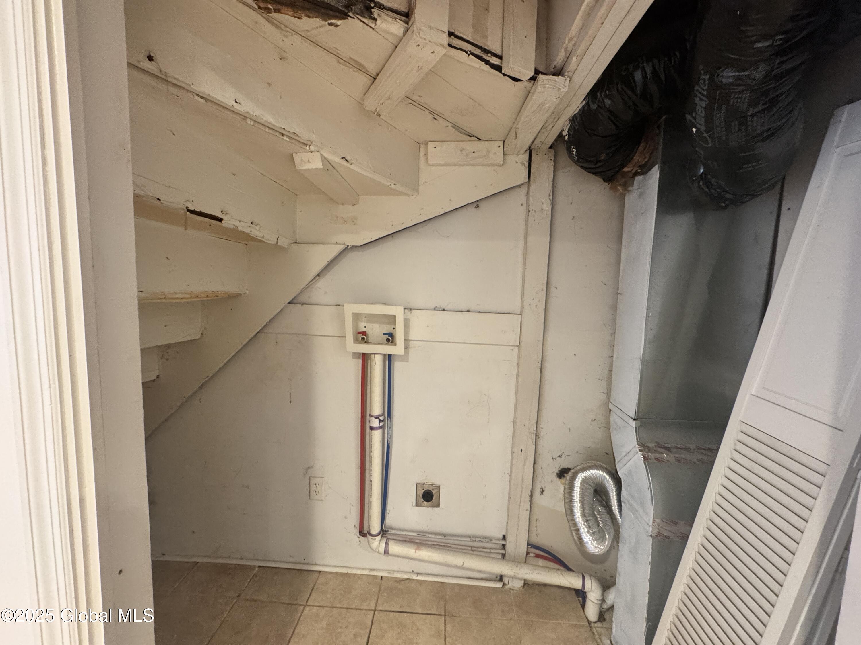 54 Sargent Street, Cohoes, New York image 11