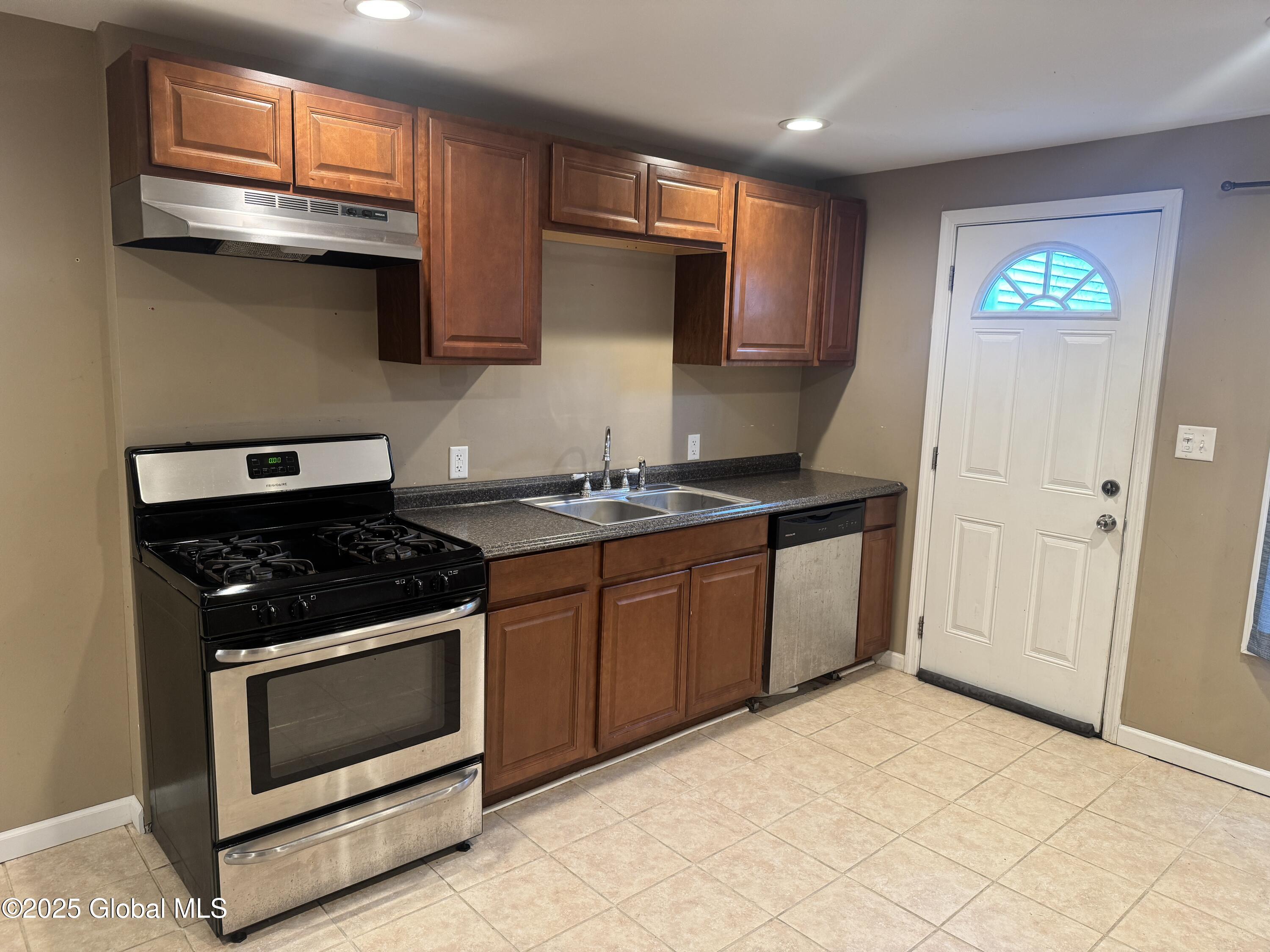 54 Sargent Street, Cohoes, New York image 7