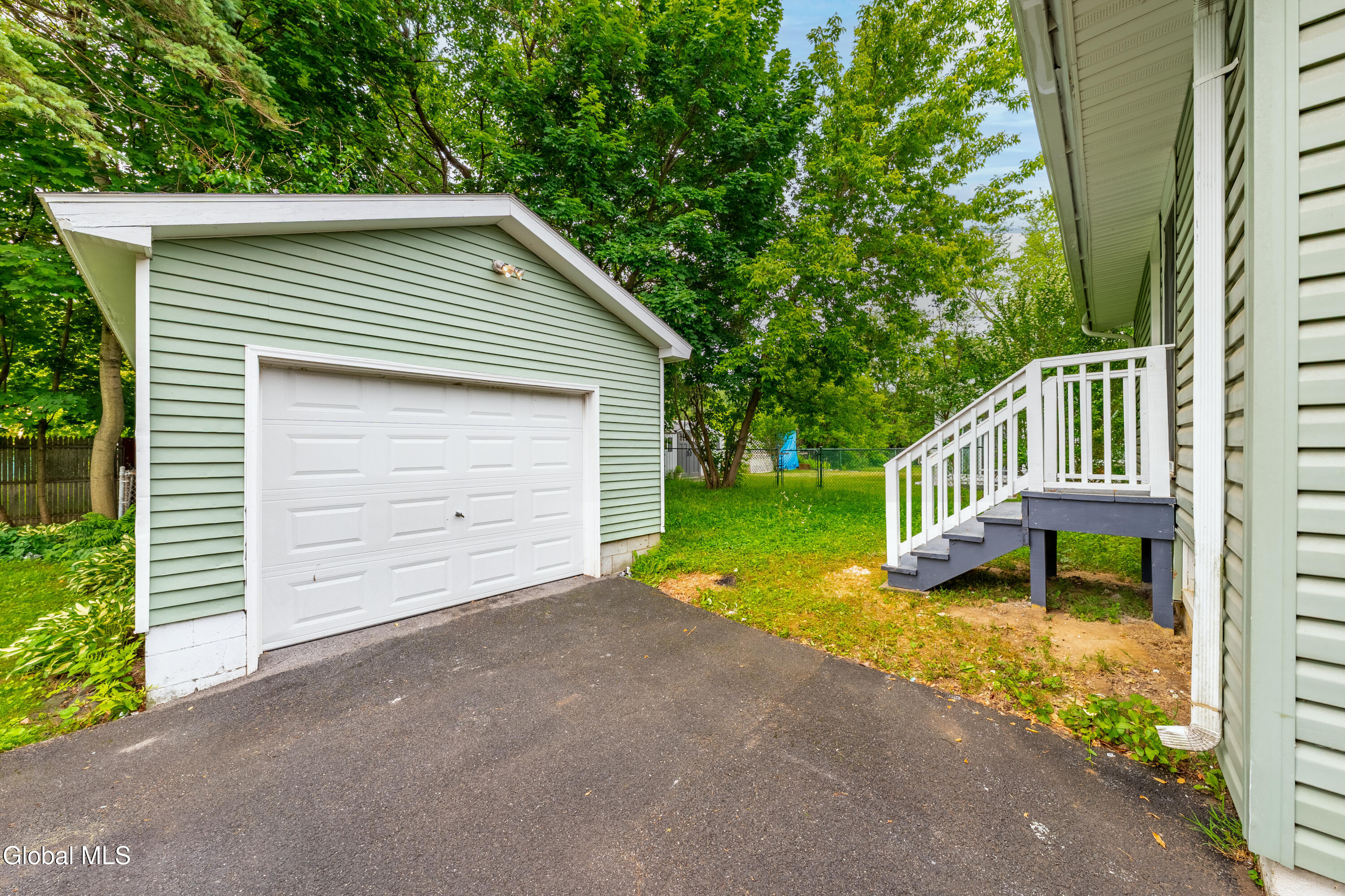 32 Carroll Avenue