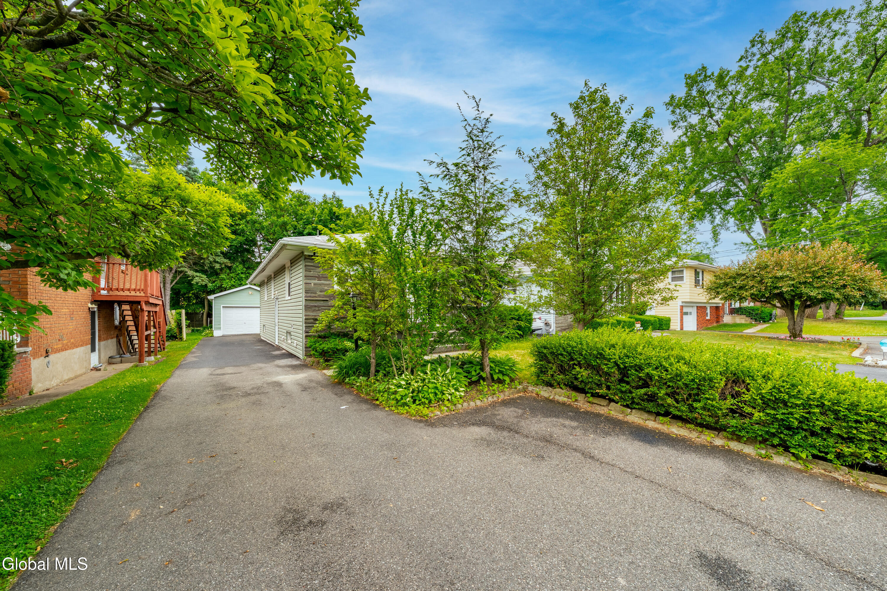 32 Carroll Avenue