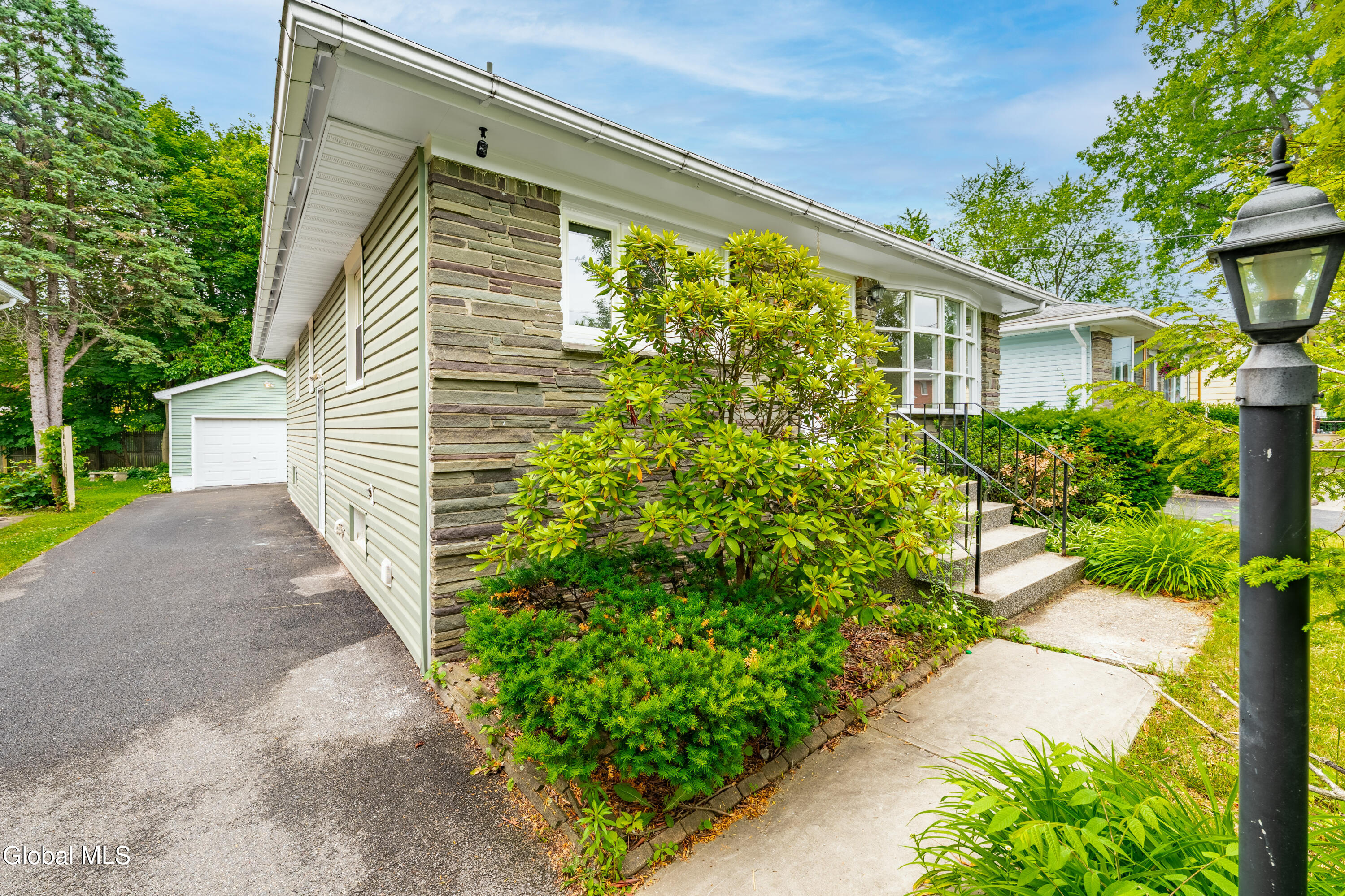 32 Carroll Avenue