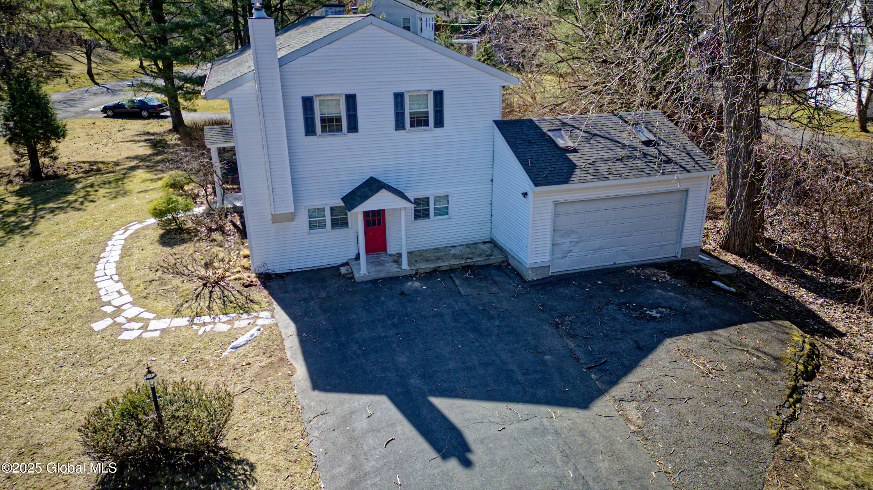 1 Schuyler Hills Road, Loudonville, New York image 5