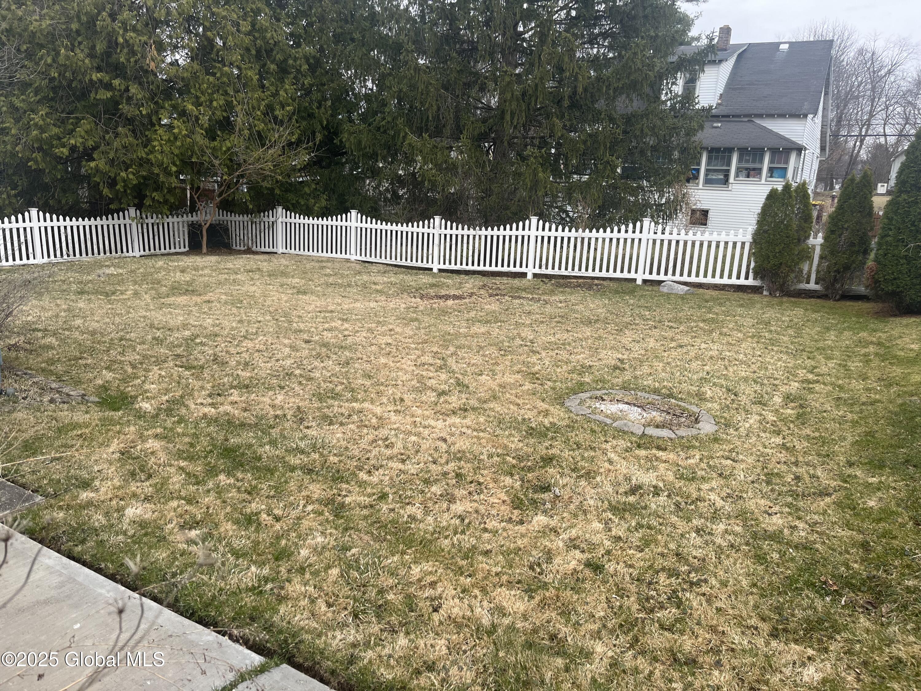 Troy, New York 12180, United States, 3 Bedrooms Bedrooms, ,1 BathroomBathrooms,Residential,Active,99111