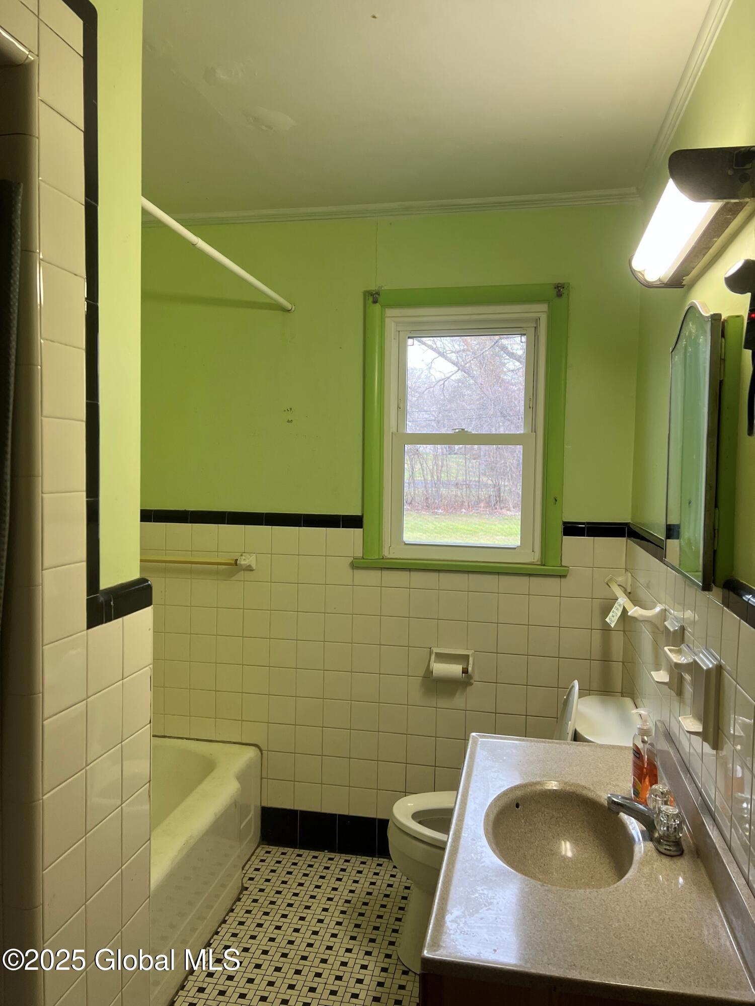 1722 Randolph Road, Schenectady, New York image 16
