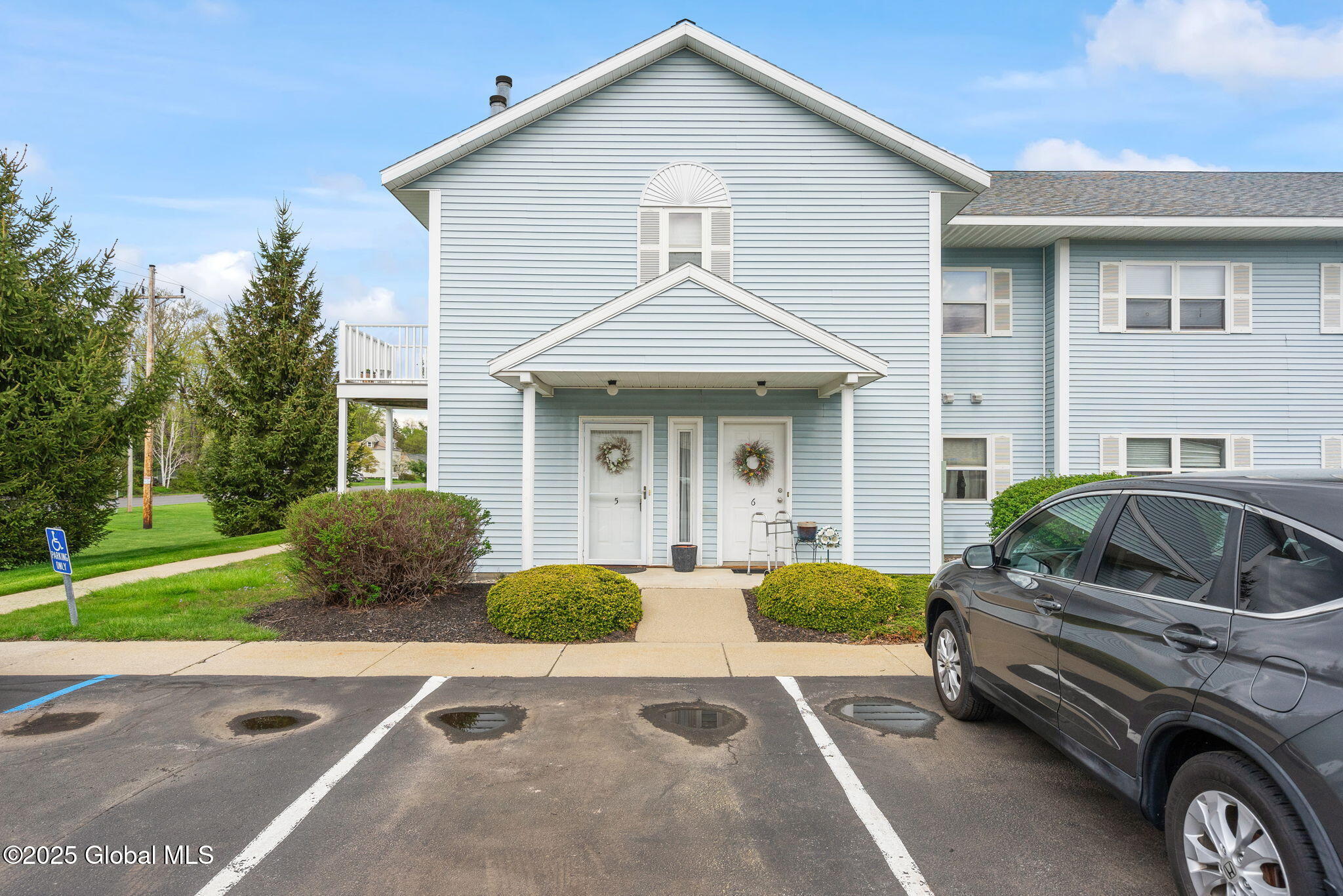 1005 Cambridge Manor Drive, Scotia, New York image 1