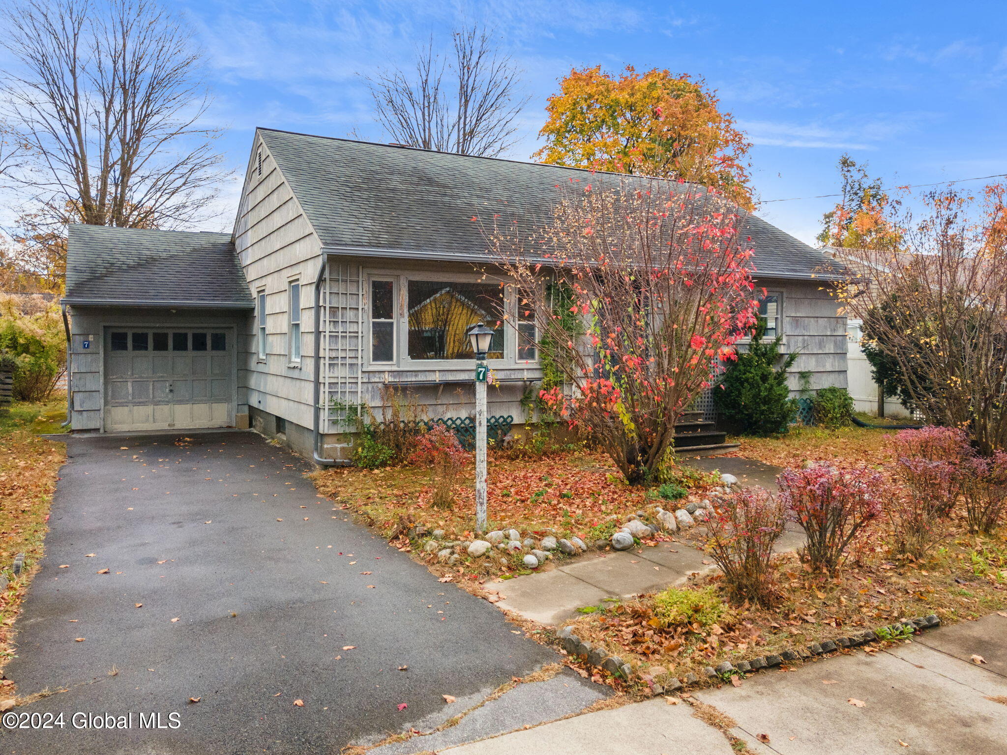 7 Schuyler Drive, Saratoga Springs, New York image 4