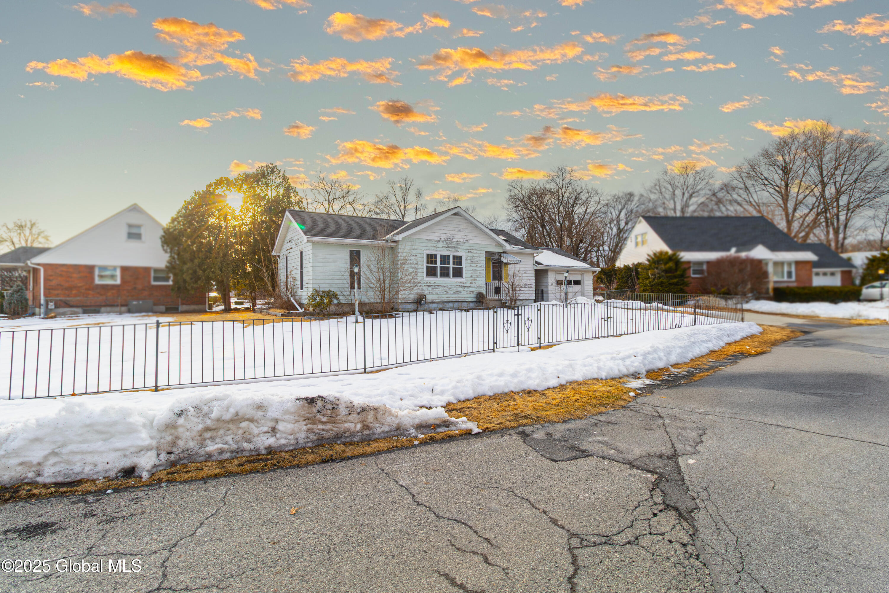 83 Fenwick Avenue, Schenectady, New York image 19