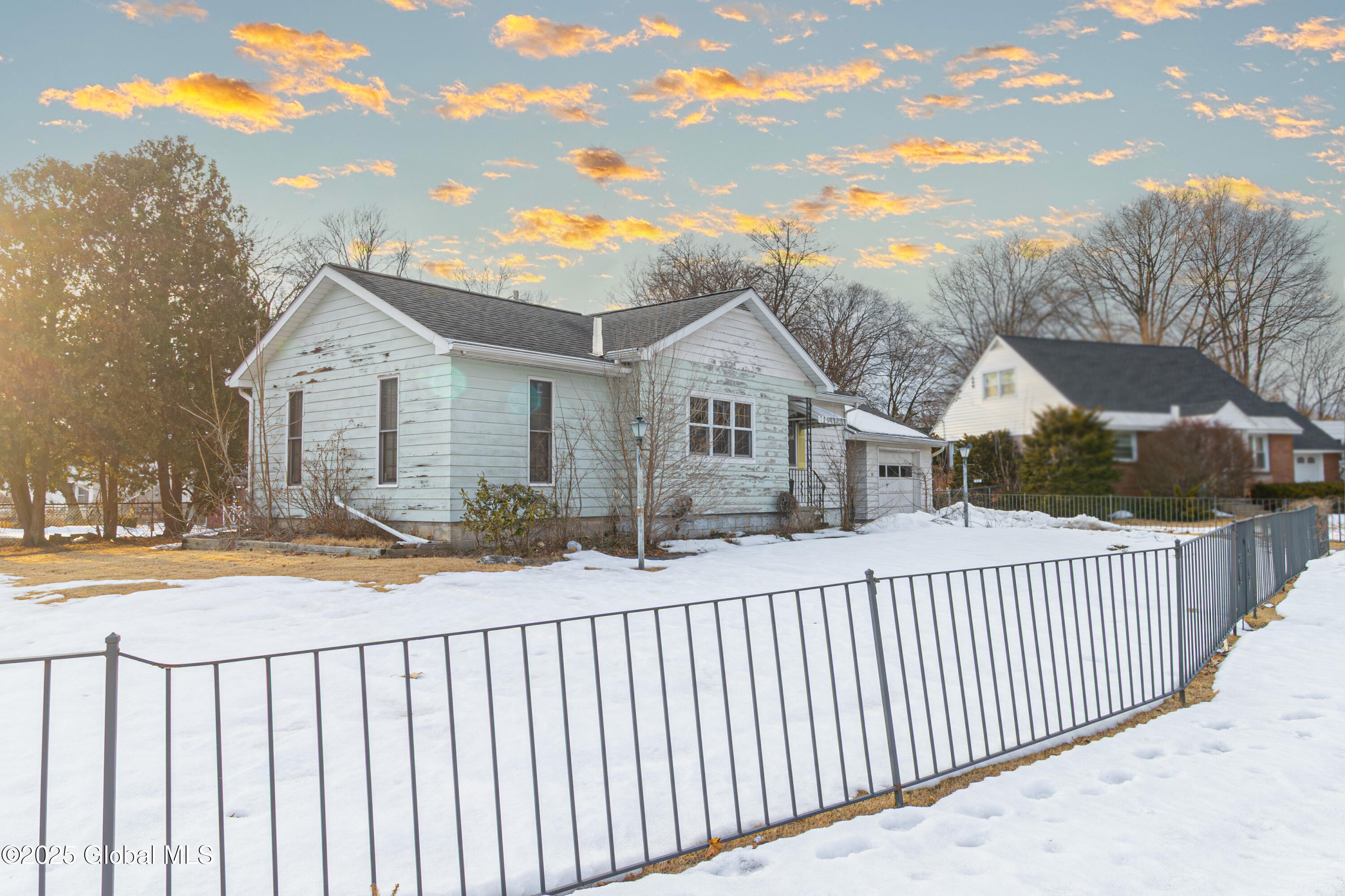 83 Fenwick Avenue, Schenectady, New York image 18
