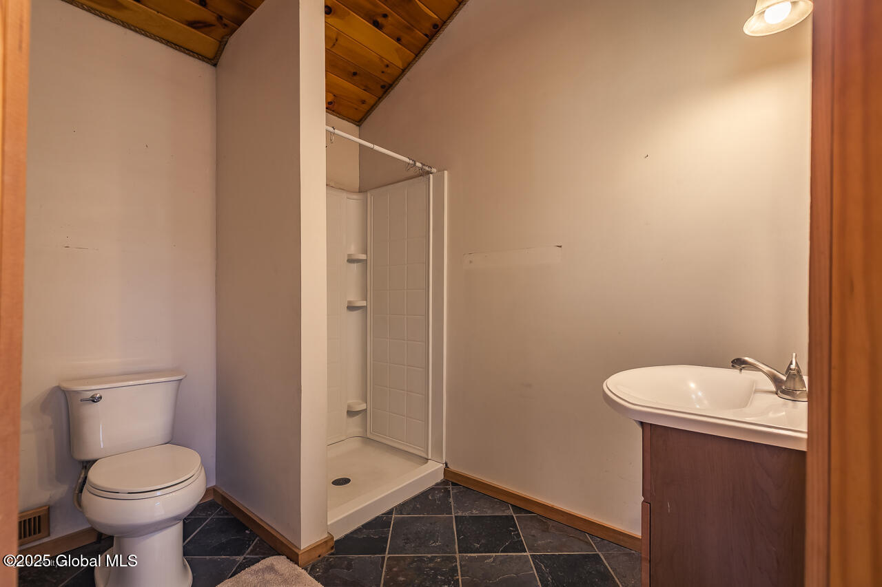 189 Burdick Road, Gloversville, New York image 17