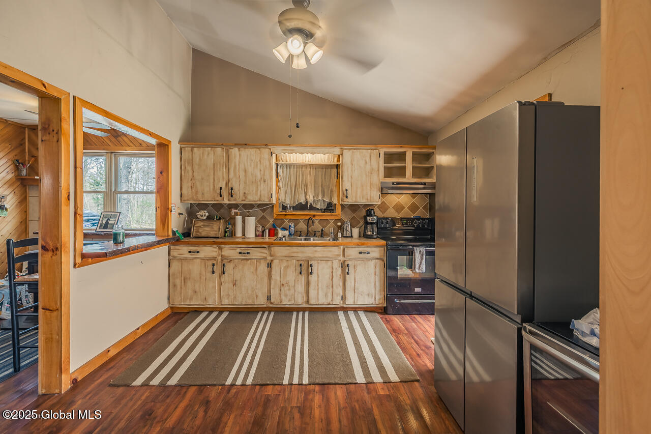 189 Burdick Road, Gloversville, New York image 8
