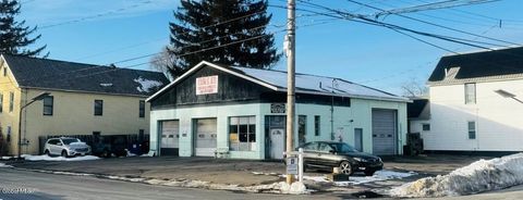 Photo of 885 Strong Street, Schenectady, NY 12307 (MLS # 202611781)