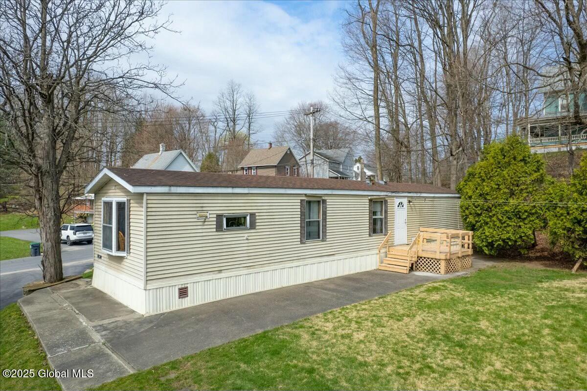 127 Harrower Lane, Amsterdam, New York image 3