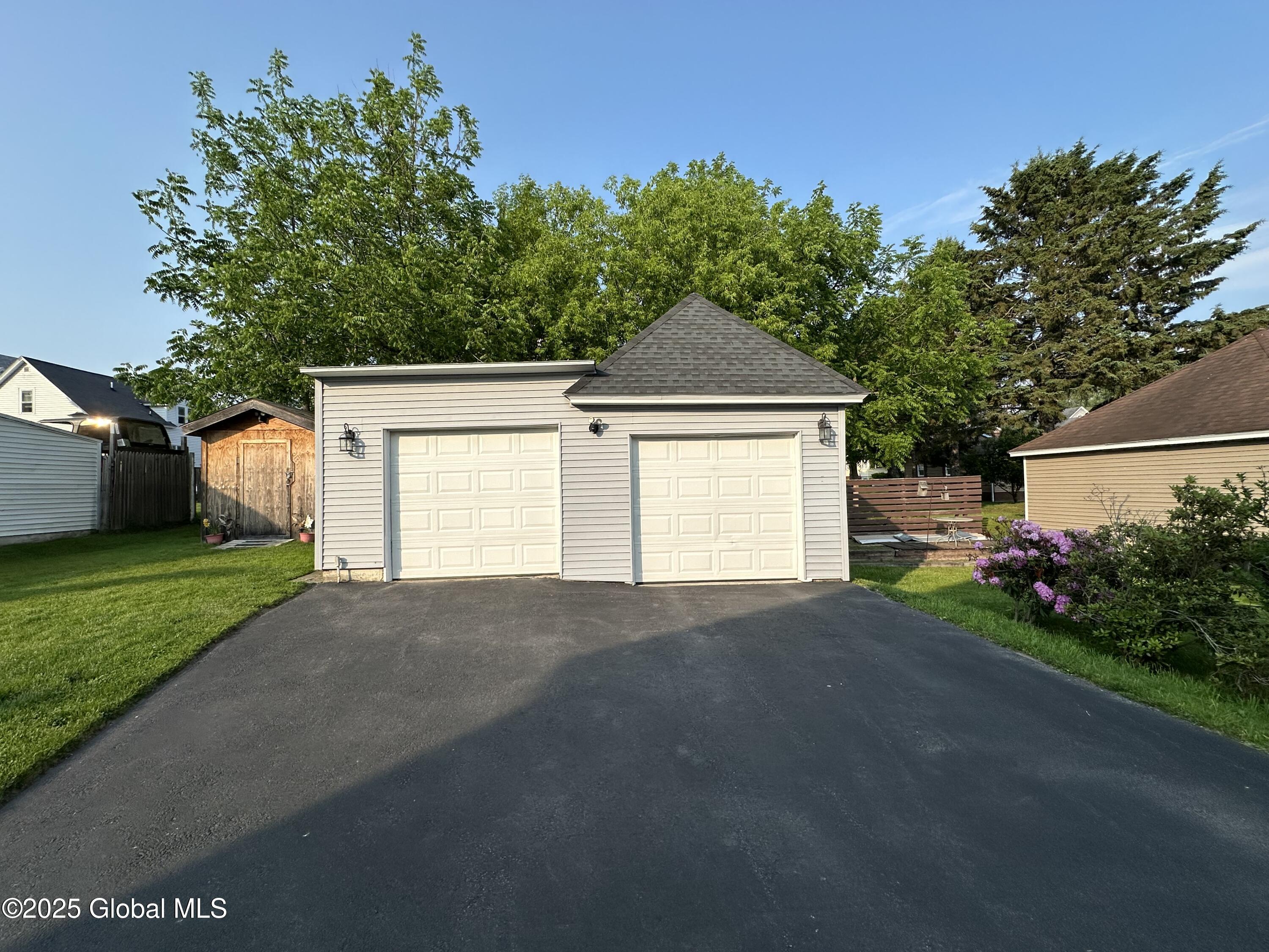 13 Hawk Street, Amsterdam, New York image 34