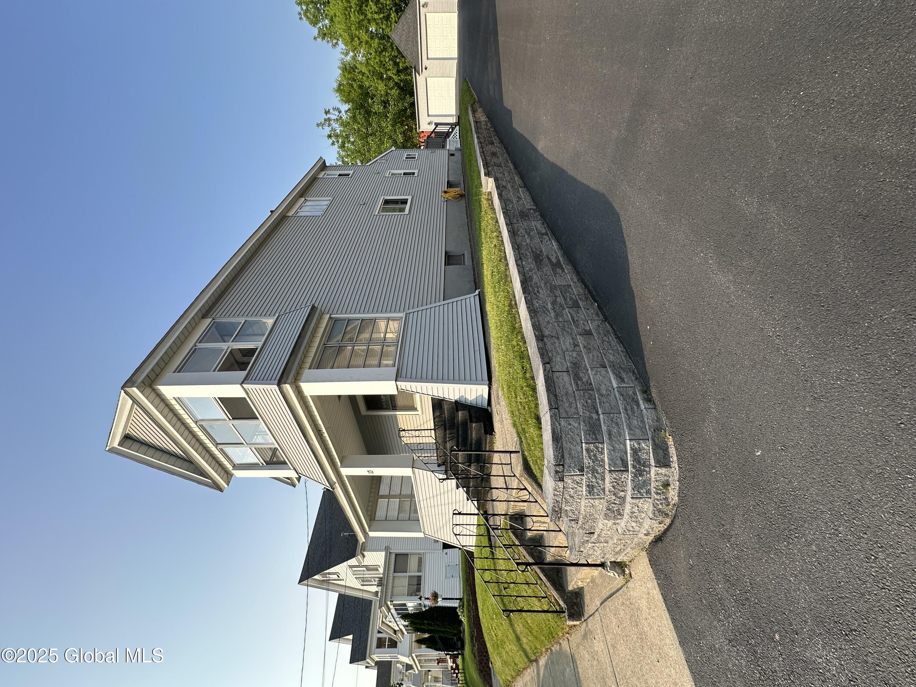 13 Hawk Street, Amsterdam, New York image 38