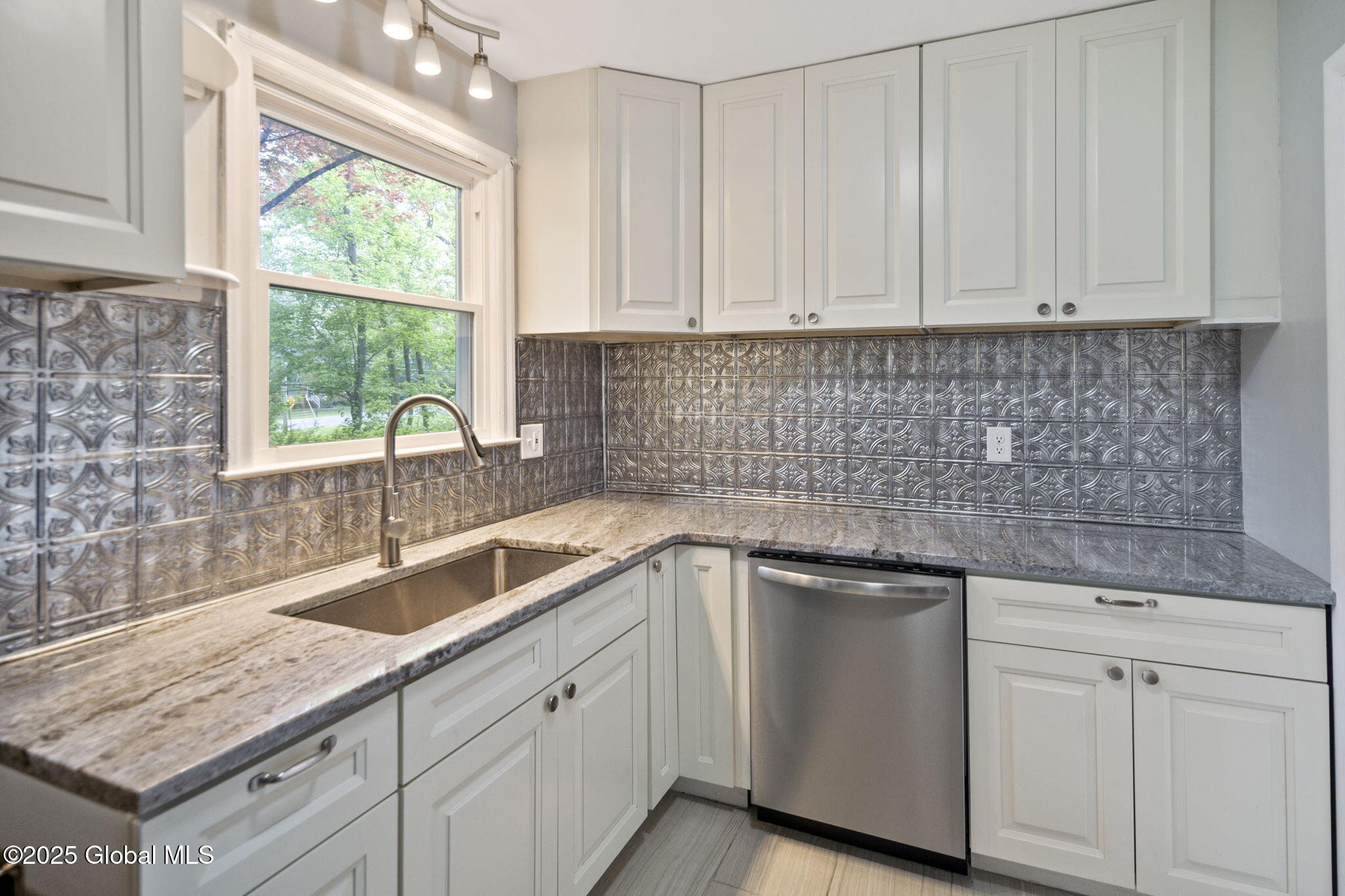 1831 Pawtucket Avenue, Niskayuna, New York image 7