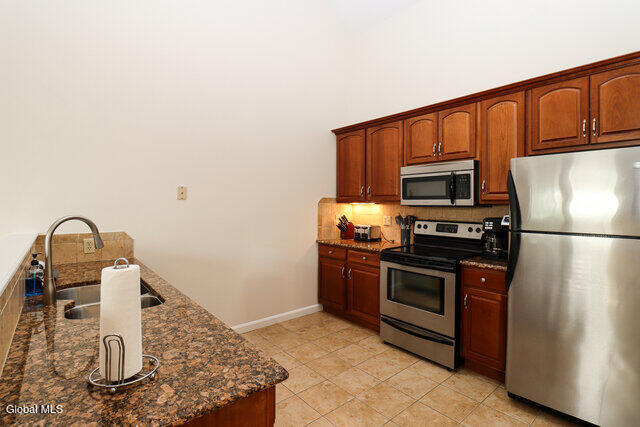 3014 Lake Shore Drive 2E