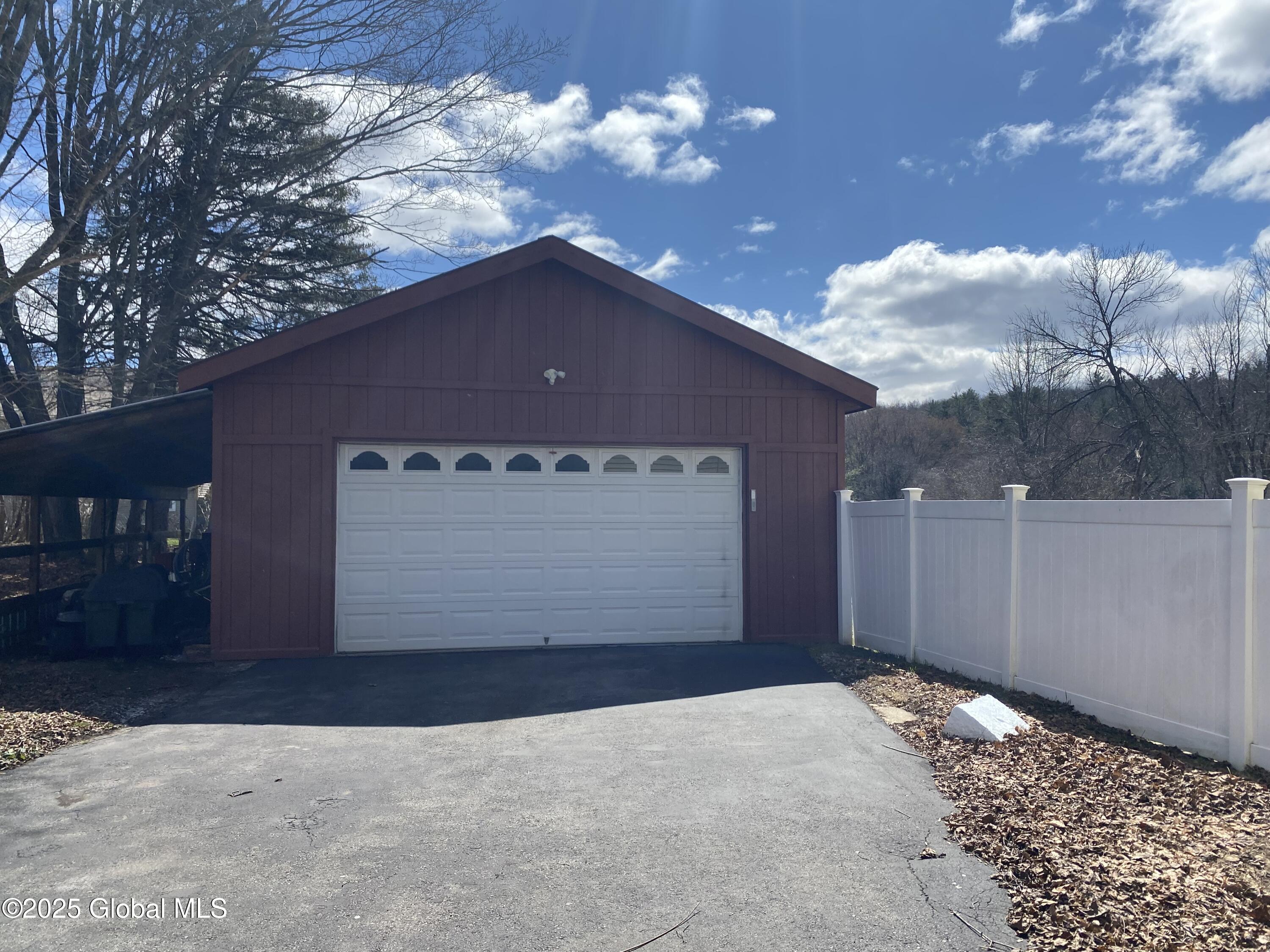 470 Middle Grove Road, Middle Grove, New York image 4
