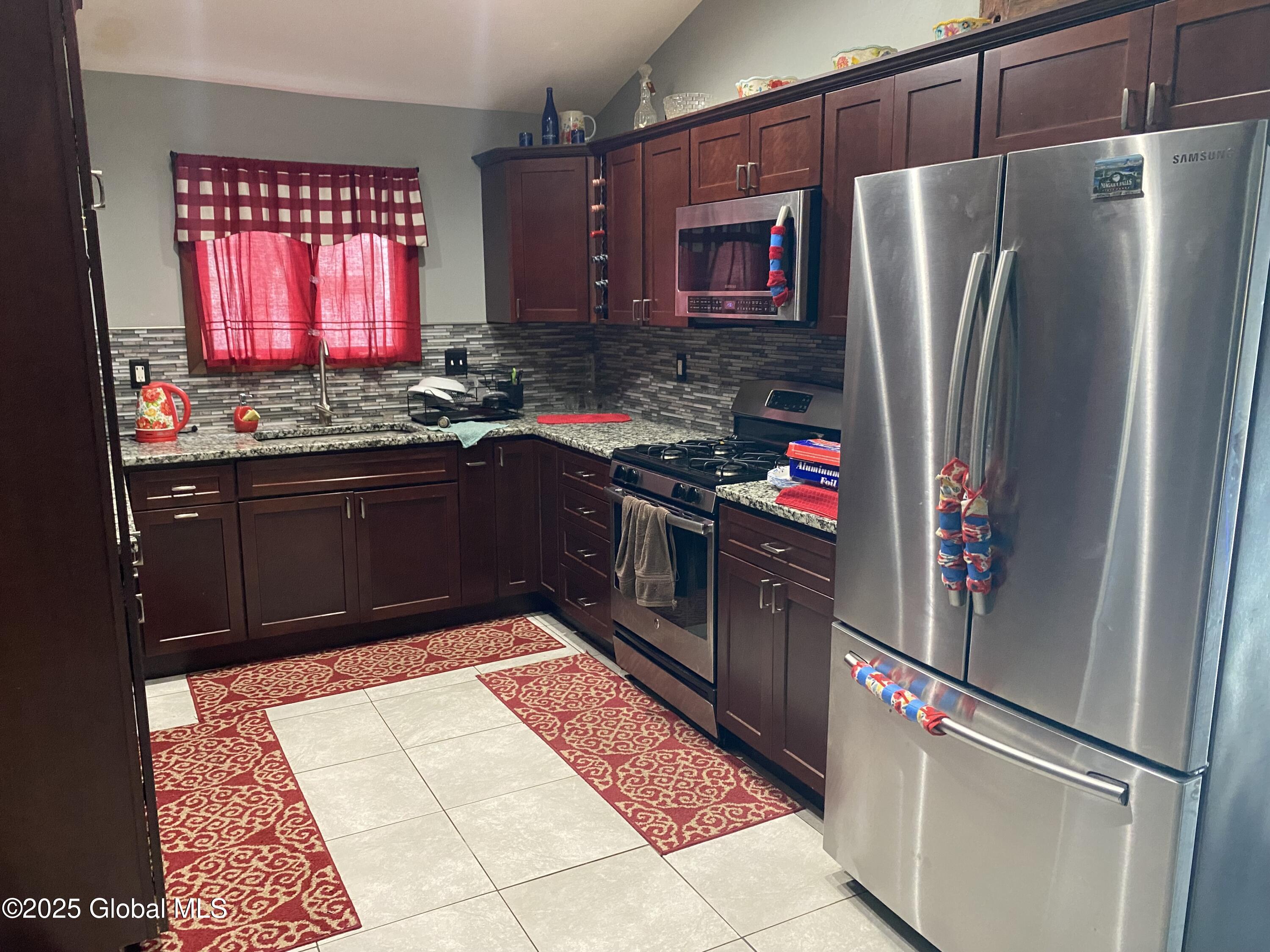 470 Middle Grove Road, Middle Grove, New York image 5