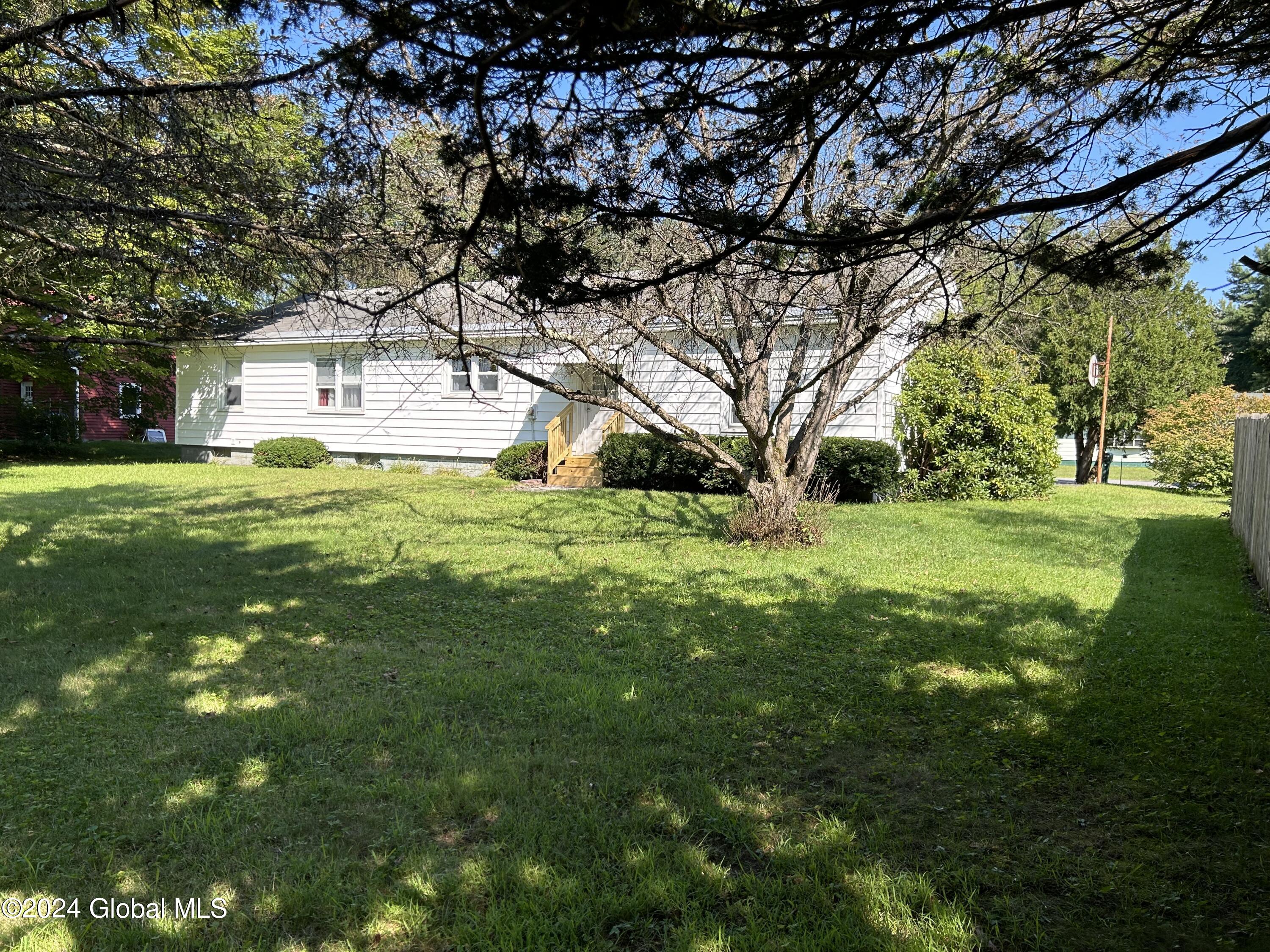 34 Woodlawn Avenue, South Glens Falls, New York image 6