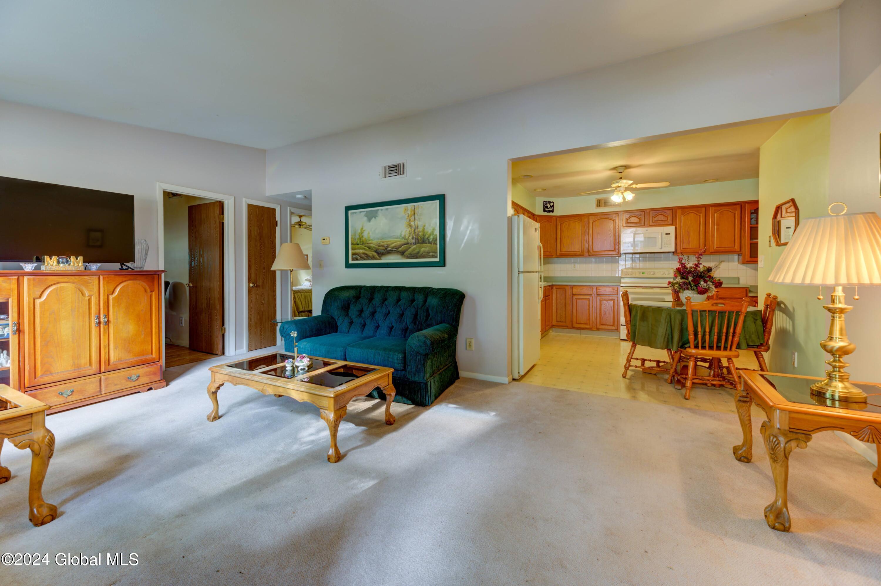 6D Lacosta Drive, Clifton Park, New York image 7