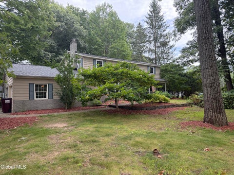 Homes For Sale - 2 Acorn Grove Grv<br/> Ballston Lake, NY 12019