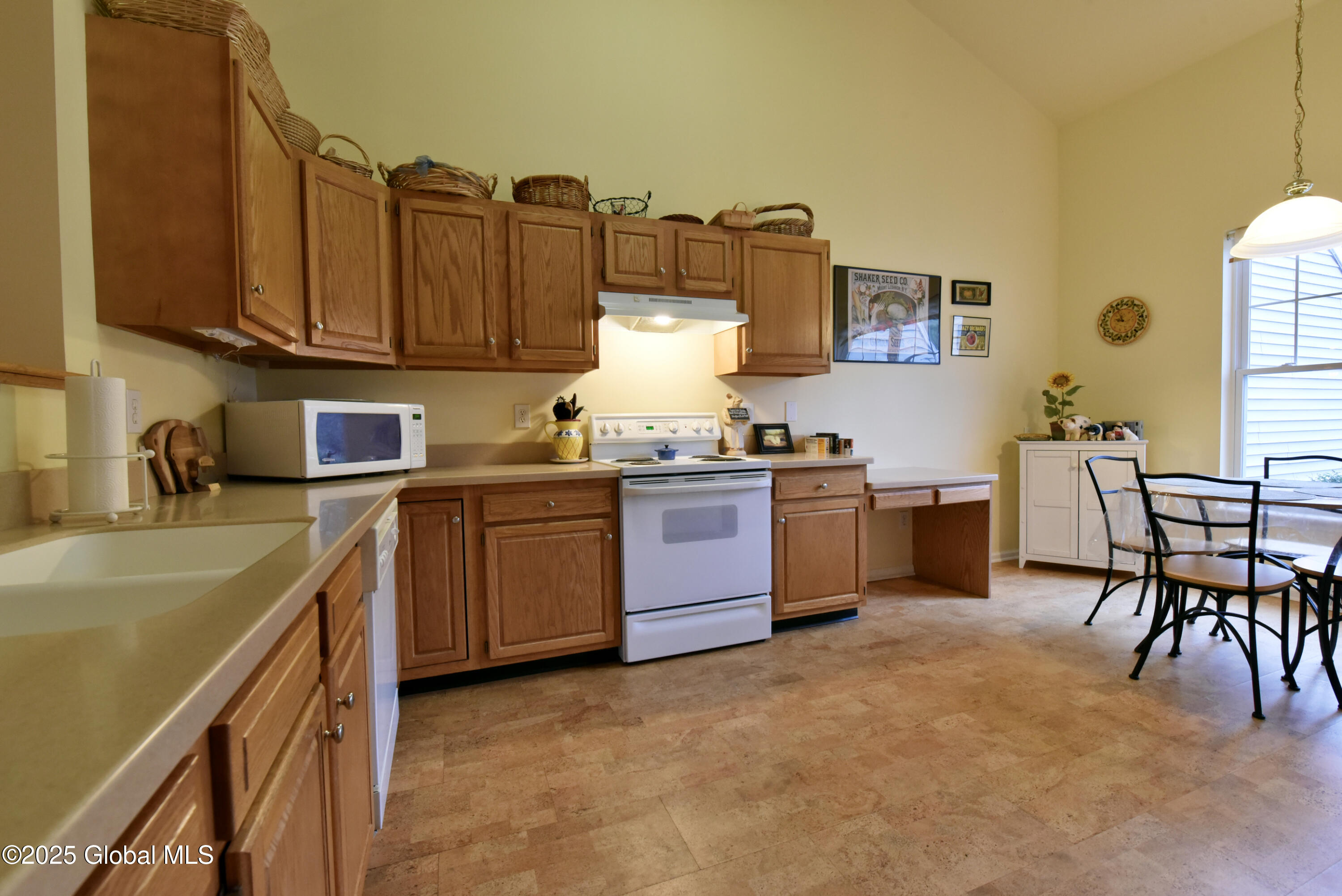 15 Kerry Court, Saratoga Springs, New York image 6
