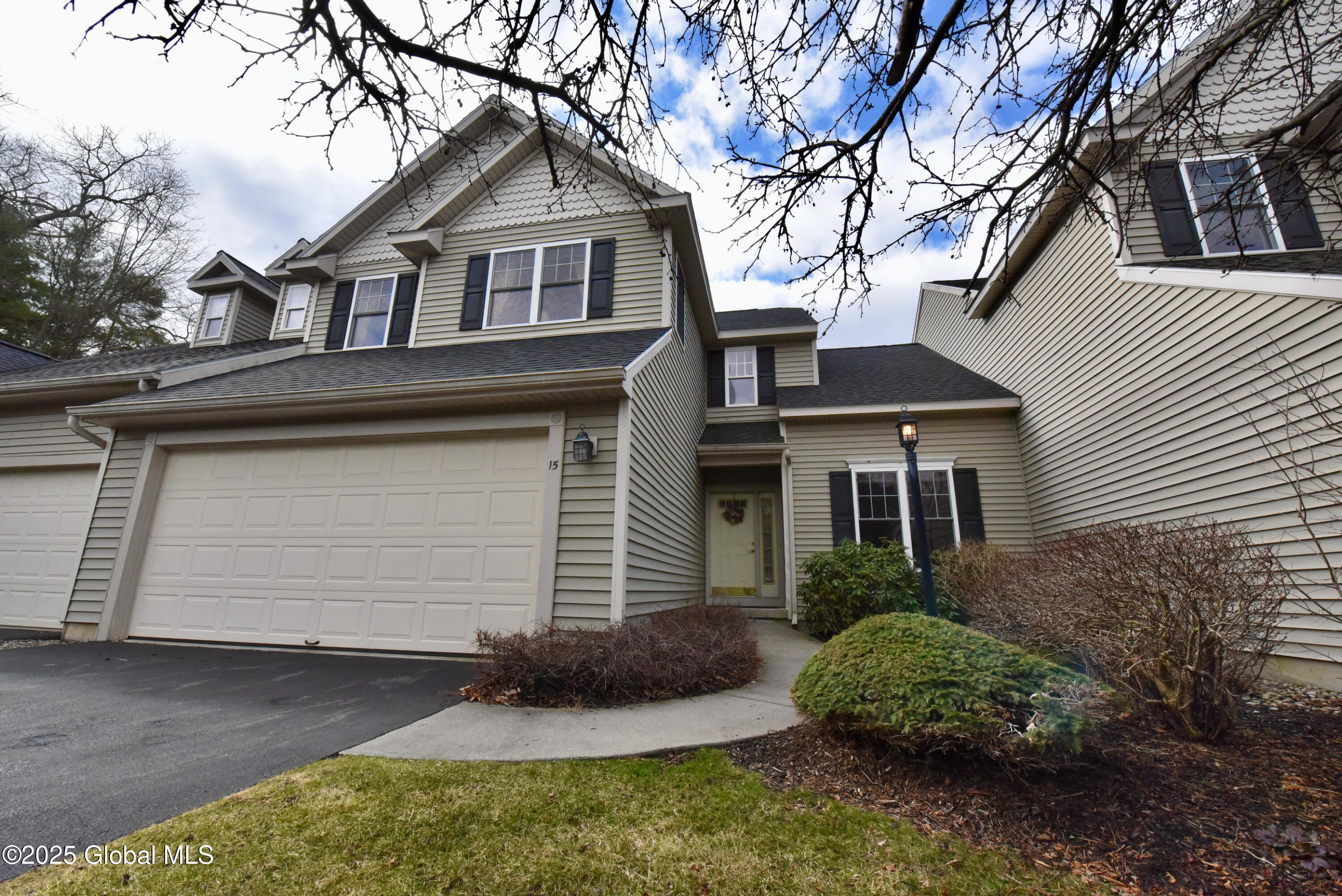 15 Kerry Court, Saratoga Springs, New York image 1
