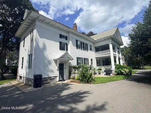Apartment For Rent - 492 Glen Street #B<br/> Warren County, Glens Falls, NY 12801