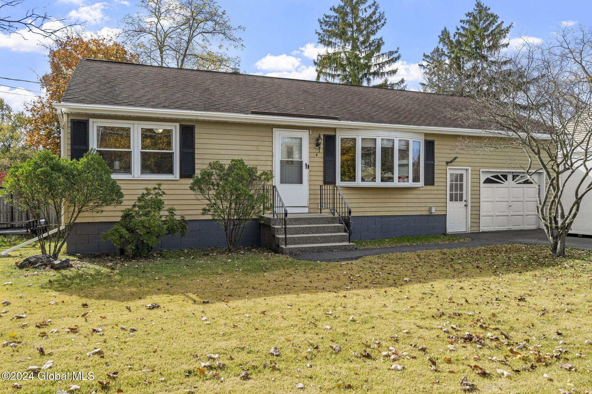 4 E Ford Drive, Latham, New York image 1