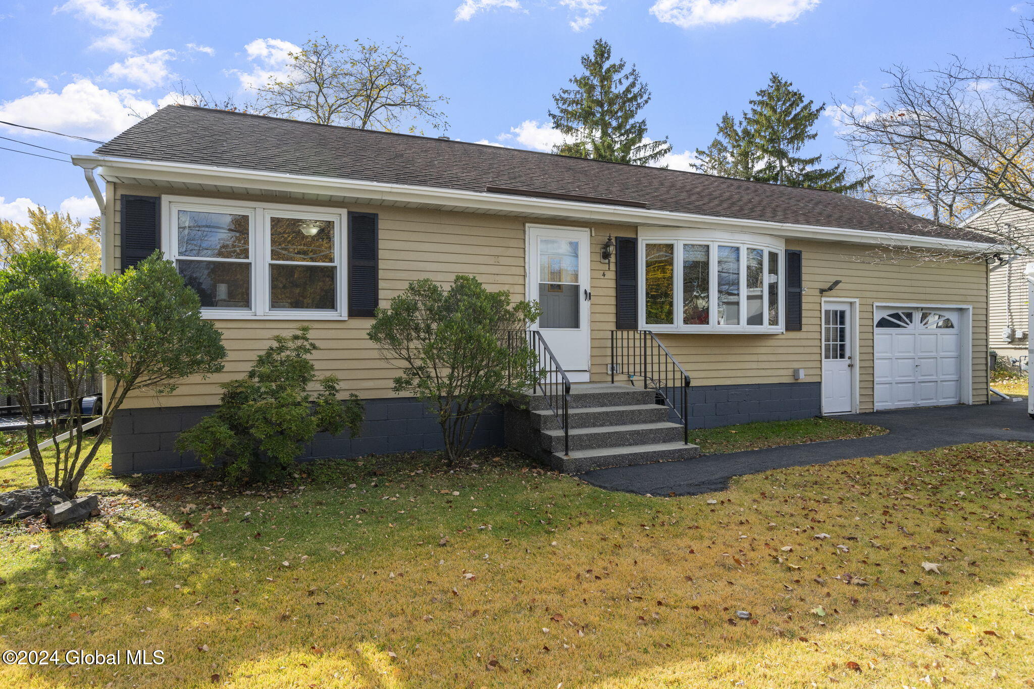 4 E Ford Drive, Latham, New York image 3