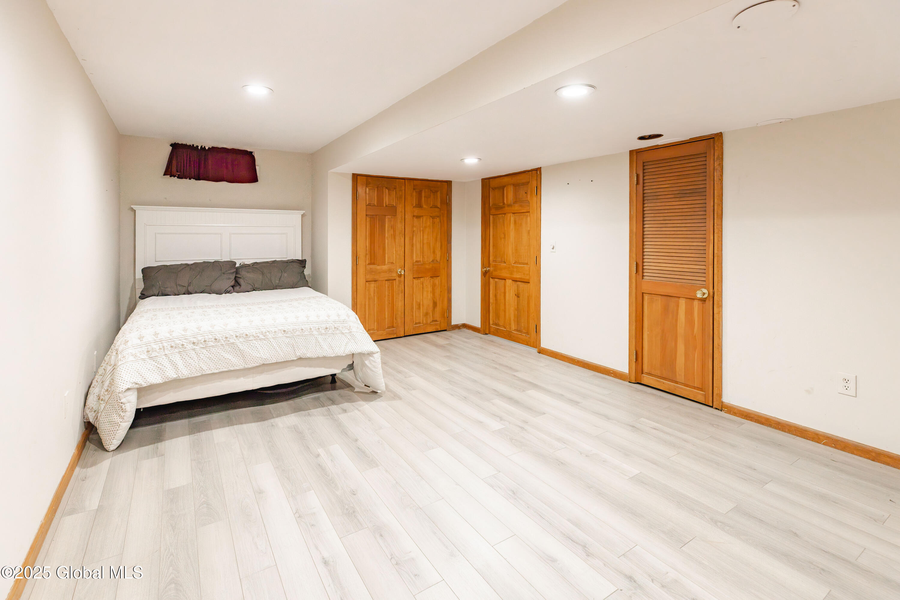 33 Orchard Park Drive, Clifton Park, New York image 32