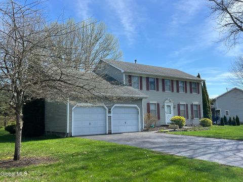 Photo of 4111 Stonefield Way, Schenectady, NY 12306 (MLS # 202615422)