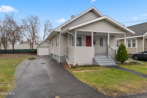 Photo of 12 Arcadia Court, Colonie, NY 12205 (MLS # 202612227)