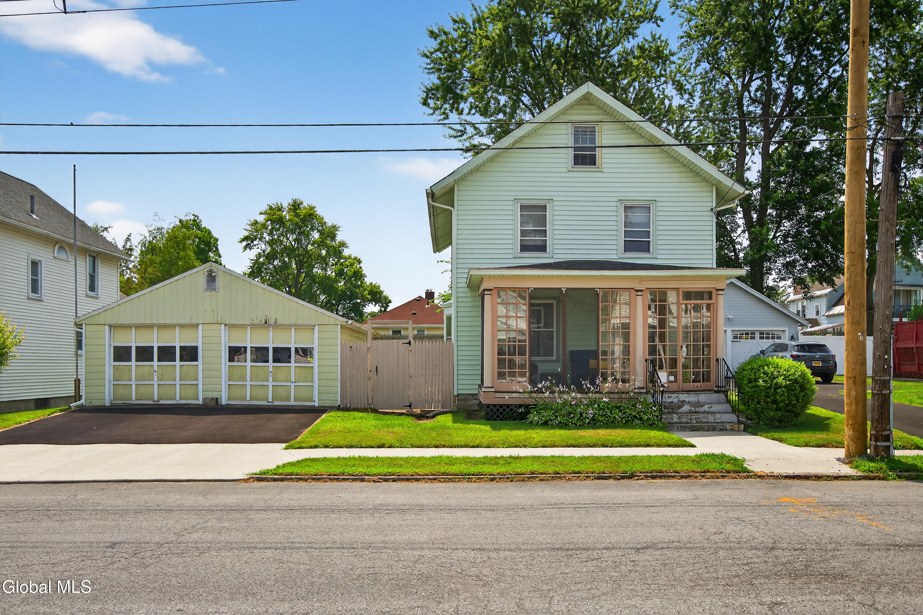 Scotia, New York 12302, United States, 3 Bedrooms Bedrooms, ,2 BathroomsBathrooms,Residential,Pending,187598